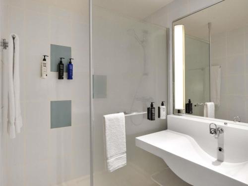 Junior Suite with One Double Bed - Ocean Side del hotel Novotel Dakar. Foto 6