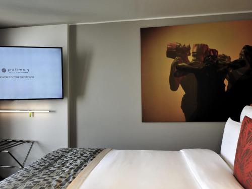Habitación Deluxe con vistas al mar - Cama extragrande del hotel Pullman Dakar Teranga. Foto 1