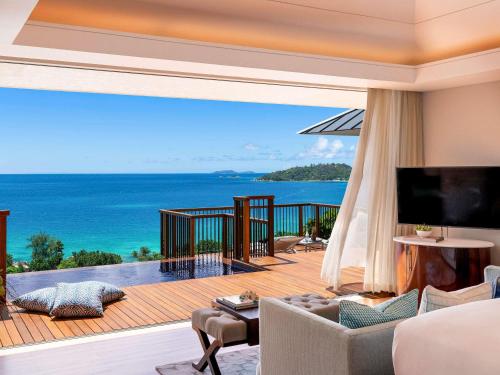 Villa con piscina panorámica del hotel Raffles Seychelles
