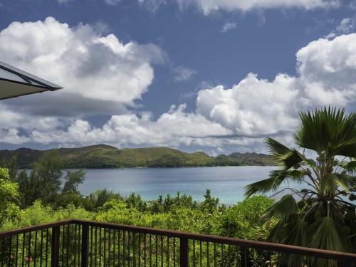 Villa Pool con vistas al mar del hotel Raffles Seychelles. Foto 3
