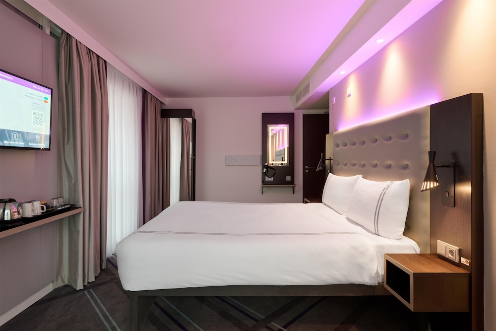 Habitación doble, ducha adaptada del hotel Premier Inn Berlin Alexanderplatz