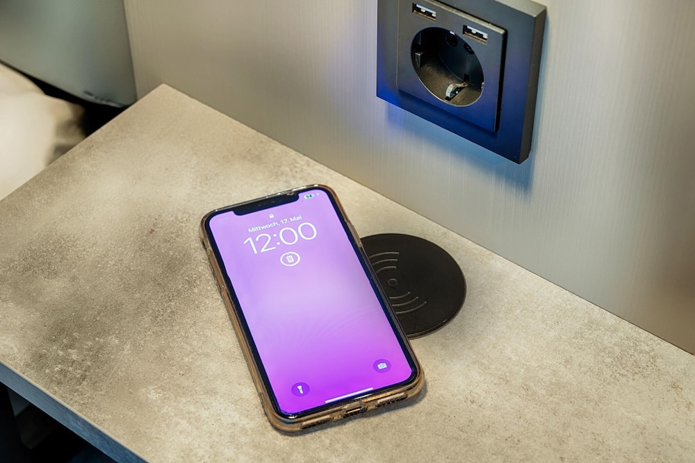 Habitación doble superior del hotel Premier Inn Berlin Alexanderplatz. Foto 2