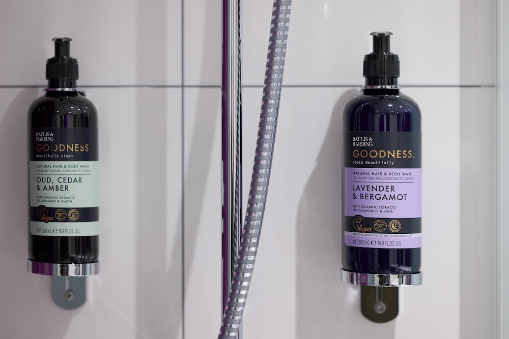 Habitación doble superior del hotel Premier Inn Berlin Alexanderplatz. Foto 7