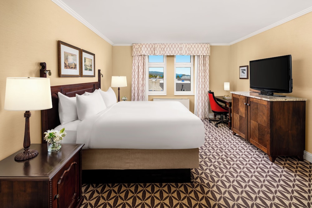 Habitación Fairmont con cama king size del hotel Fairmont Le Manoir Richelieu. Foto 2