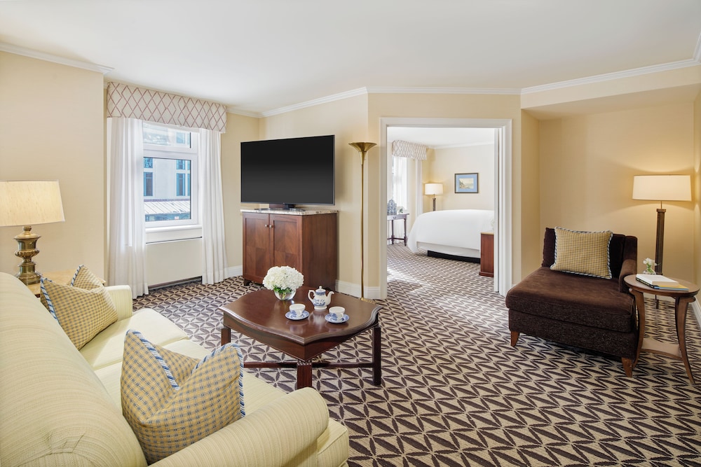 Suite con una cama king size. No fumadores del hotel Fairmont Le Manoir Richelieu
