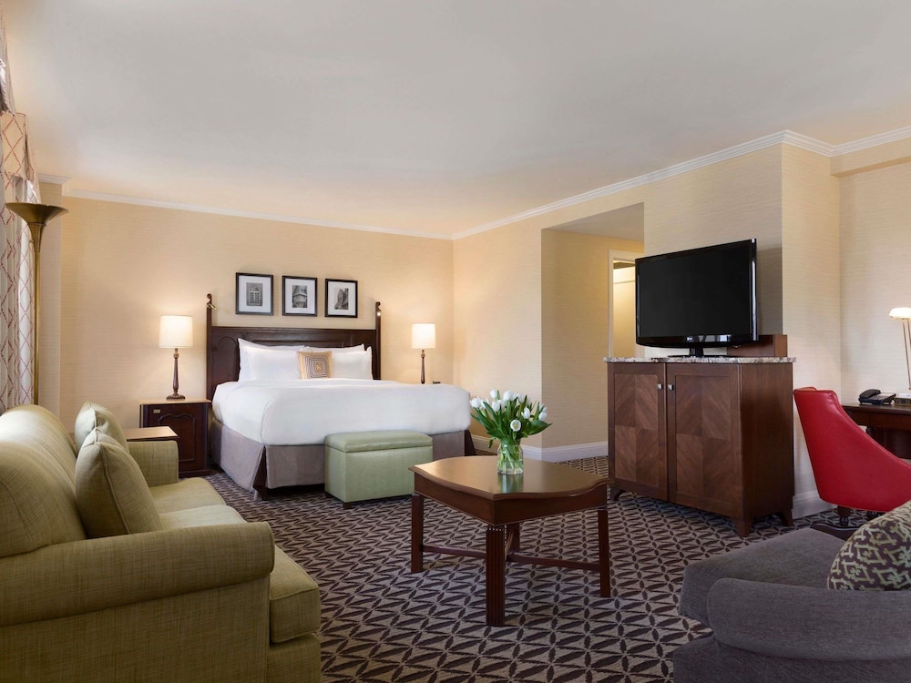 Habitación Deluxe con cama king size del hotel Fairmont Le Manoir Richelieu. Foto 4