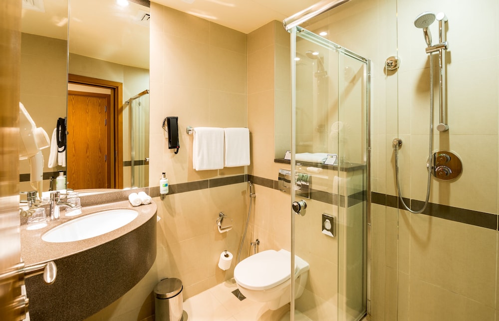 Habitación estándar, 2 camas individuales, fumadores del hotel Holiday Inn Express Dubai Airport, An Ihg. Foto 5