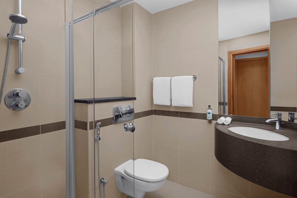 Habitación estándar, 2 camas individuales, fumadores del hotel Holiday Inn Express Dubai Airport, An Ihg. Foto 6