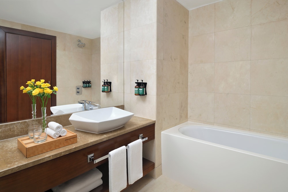 Suite del hotel Voco Dubai. Foto 1