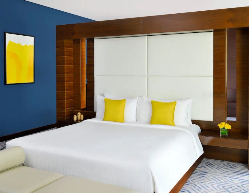 Suite junior, 1 cama de matrimonio grande del hotel Voco Dubai. Foto 3