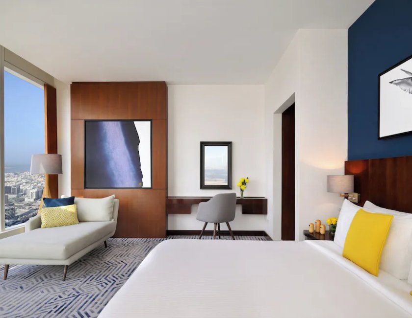 Habitación Club, 1 cama de matrimonio grande (Club Room Skyline View) del hotel Voco Dubai. Foto 2
