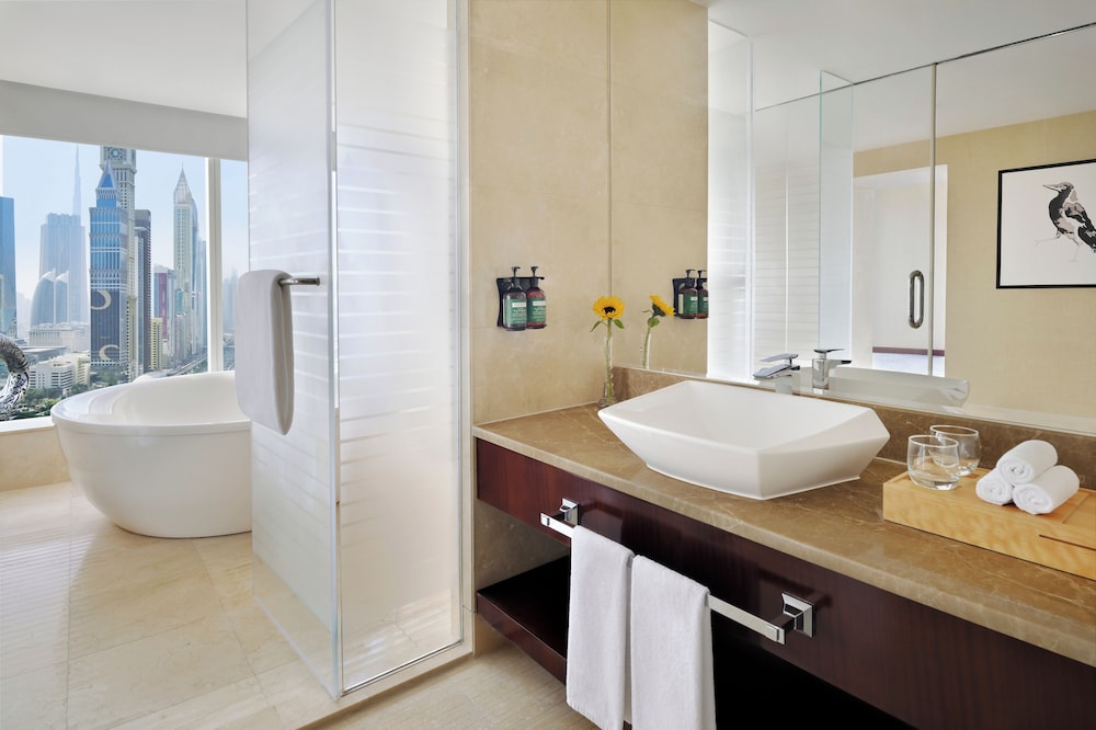 Suite, 1 habitación (Ambassador) del hotel Voco Dubai. Foto 5