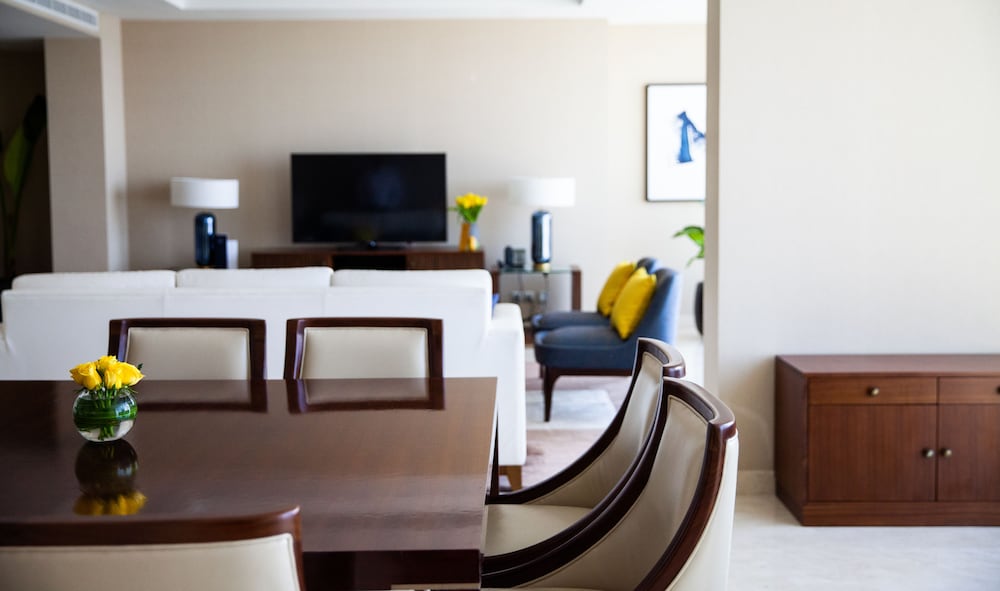 Suite Royal, 2 habitaciones del hotel Voco Dubai. Foto 1