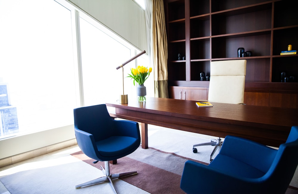 Suite Royal, 2 habitaciones del hotel Voco Dubai. Foto 2