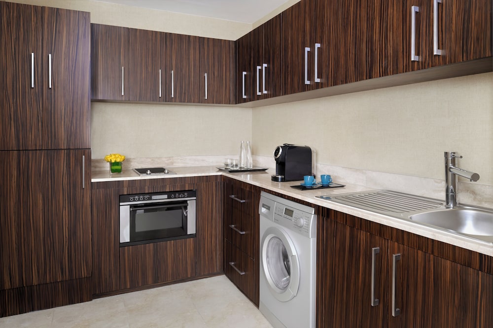 Suite Royal, 2 habitaciones del hotel Voco Dubai. Foto 5