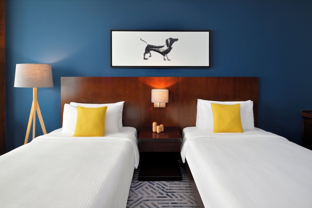 Habitación Deluxe del hotel Voco Dubai. Foto 3