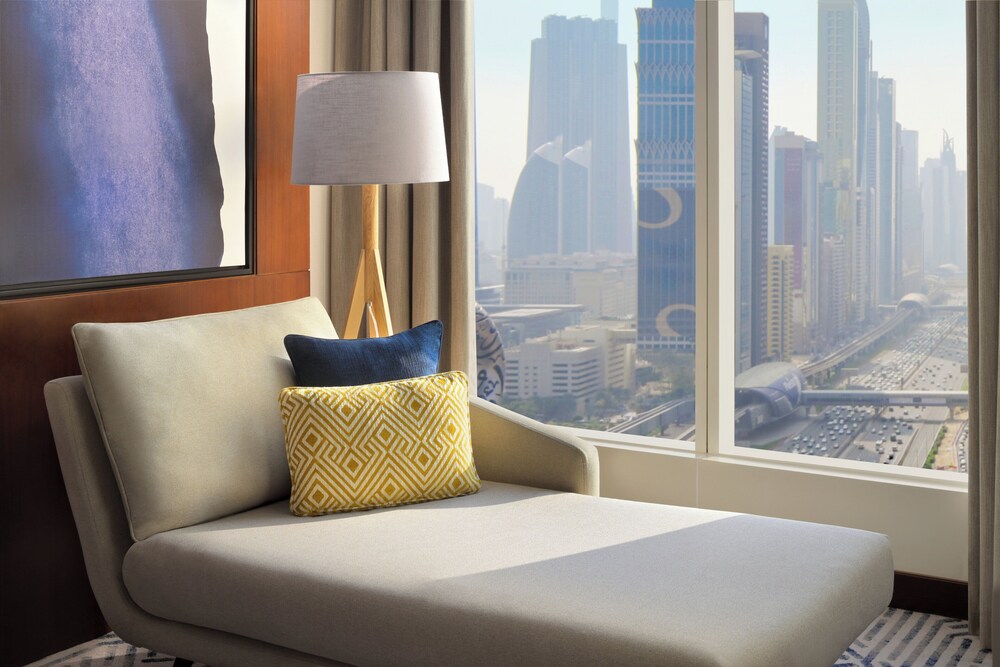 Habitación Deluxe, 1 cama de matrimonio grande, vistas a la ciudad (High Floor) del hotel Voco Dubai. Foto 3