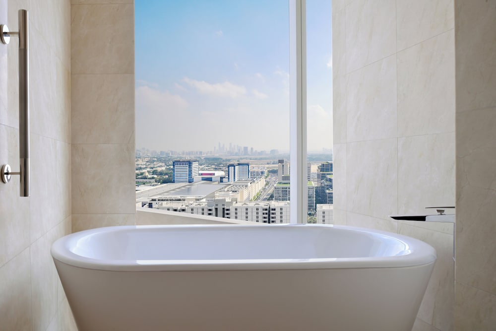 Suite ejecutiva, 1 habitación del hotel Voco Dubai. Foto 5