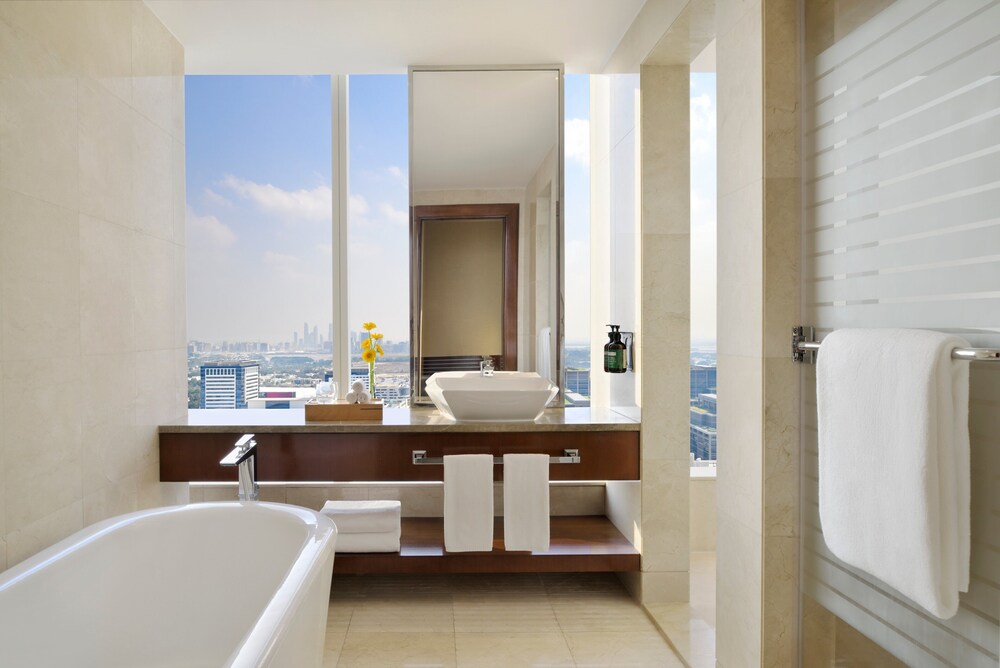 Suite, 2 habitaciones del hotel Voco Dubai. Foto 7