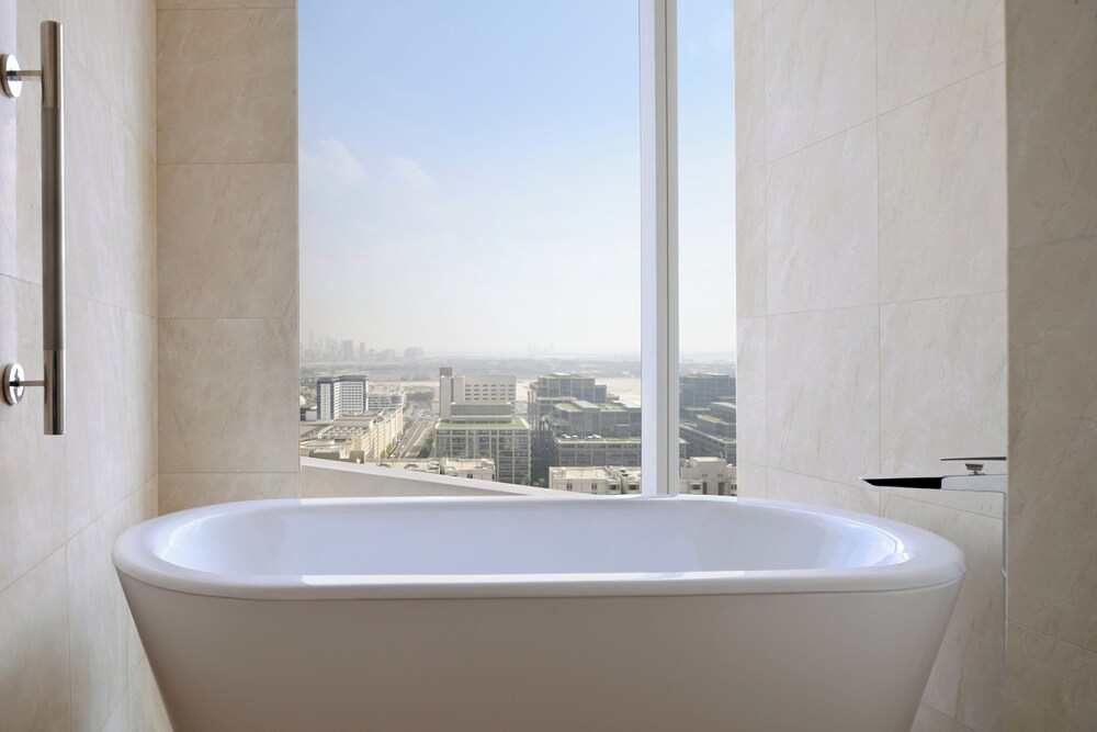 Suite, 2 habitaciones del hotel Voco Dubai. Foto 8