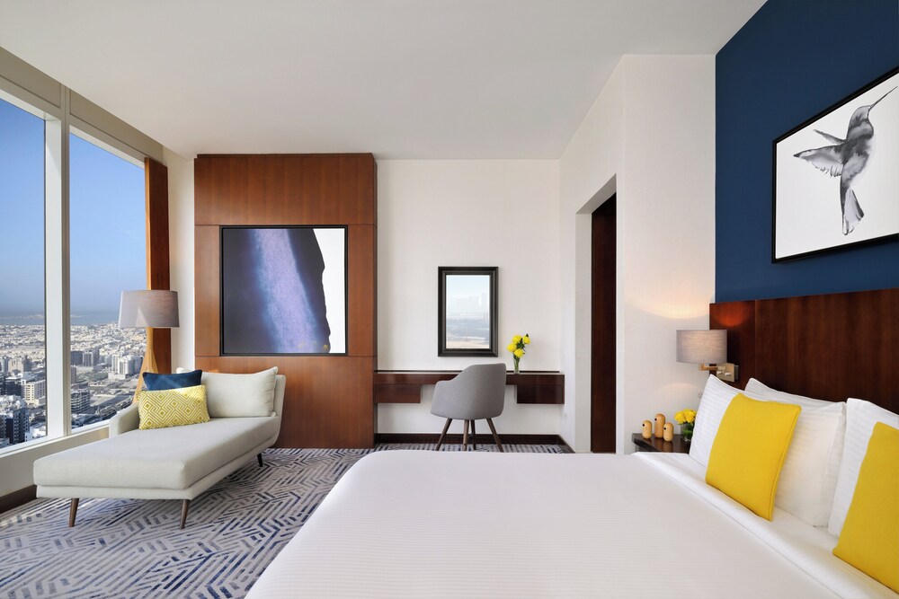 Habitación Club, 1 cama de matrimonio grande (Club Room Skyline View) del hotel Voco Dubai. Foto 3