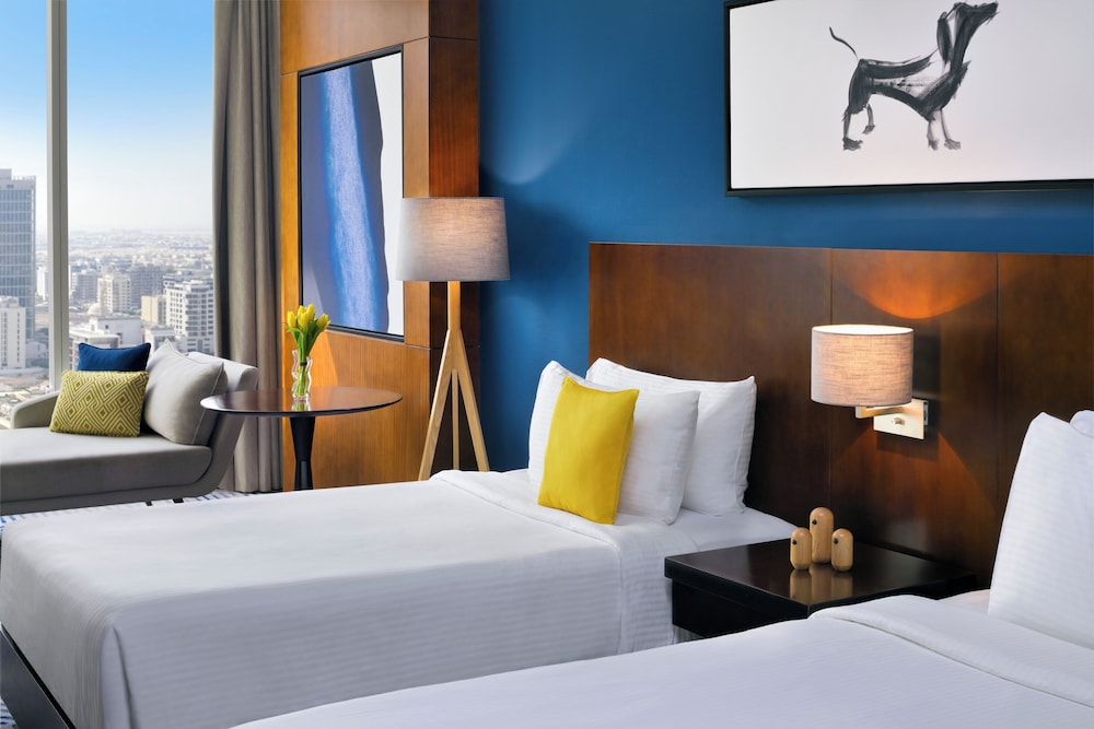 Habitación Deluxe del hotel Voco Dubai. Foto 6