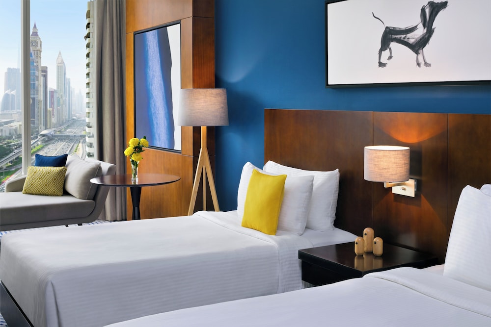 Habitación Deluxe del hotel Voco Dubai. Foto 8