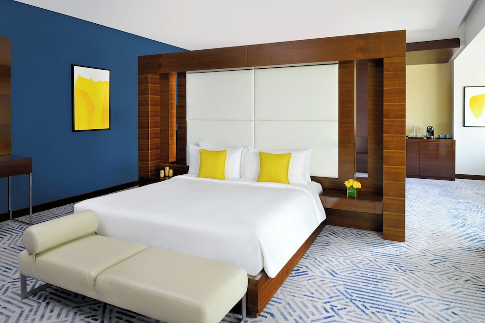 Suite junior, 1 cama de matrimonio grande del hotel Voco Dubai. Foto 6
