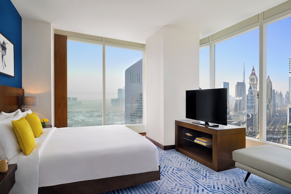 Habitación Club, 1 cama de matrimonio grande (Club Room Skyline View) del hotel Voco Dubai. Foto 7
