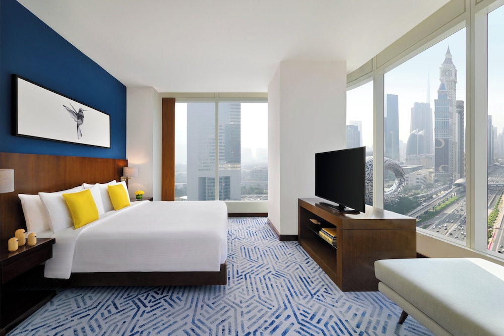 Habitación Club, 1 cama de matrimonio grande (Club Room Skyline View) del hotel Voco Dubai. Foto 8