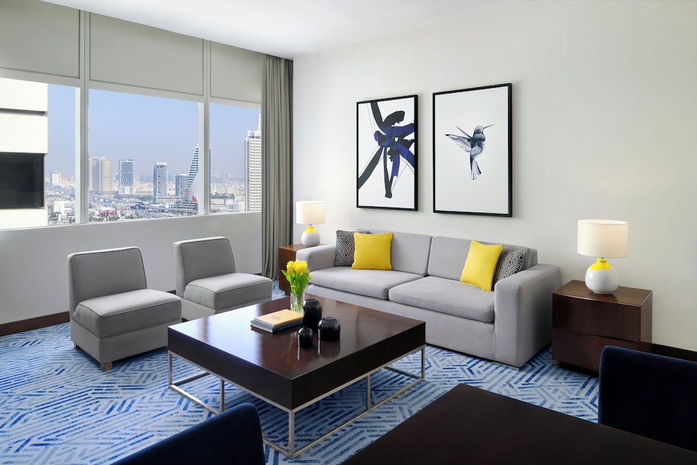 Suite, 2 habitaciones del hotel Voco Dubai. Foto 12