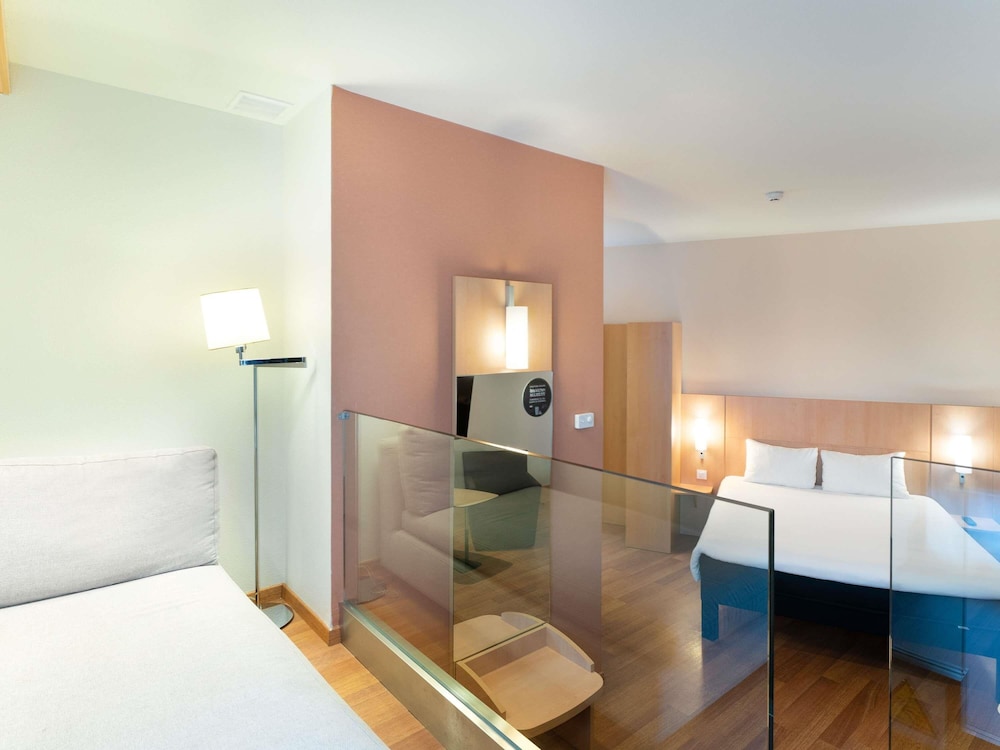 Habitación superior, 1 cama doble del hotel Ibis Madrid Centro Las Ventas. Foto 3