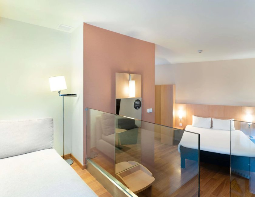 Habitación superior, 1 cama doble del hotel Ibis Madrid Centro Las Ventas. Foto 3