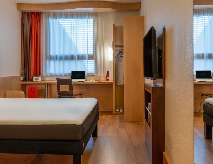 Habitación, 1 cama doble del hotel Ibis Madrid Centro Las Ventas. Foto 2