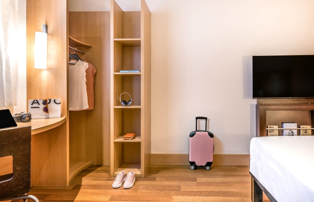 Habitación, 1 cama doble del hotel Ibis Madrid Centro Las Ventas. Foto 9