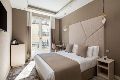 Habitación Doble Clásica del hotel ATALA HOTEL CHAMPS ELYSEES. Foto 7