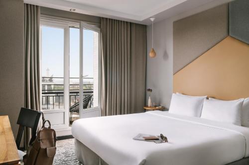 Deluxe Double Room with Panoramic Sacré - Coeur View del hotel ATALA HOTEL CHAMPS ELYSEES. Foto 3