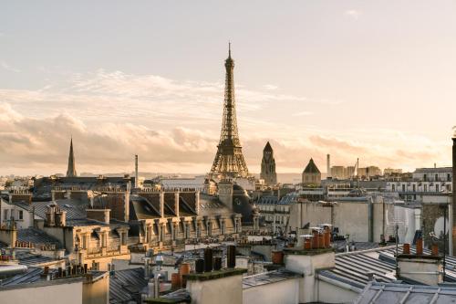 The Iconic Suite - Eiffel Tower View del hotel ATALA HOTEL CHAMPS ELYSEES. Foto 1