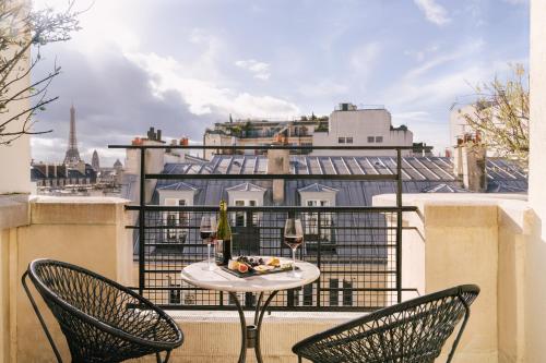 The Timeless Suite - Eiffel Tower View del hotel ATALA HOTEL CHAMPS ELYSEES. Foto 2