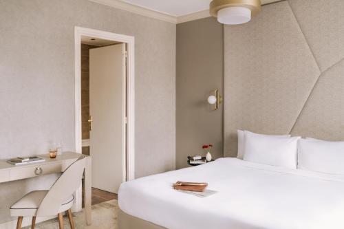The Timeless Suite - Eiffel Tower View del hotel ATALA HOTEL CHAMPS ELYSEES. Foto 5