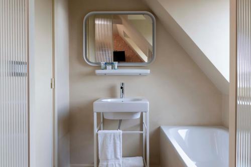 Habitación Individual con acceso a la sauna del hotel Le Petit Beaumarchais and Spa. Foto 6