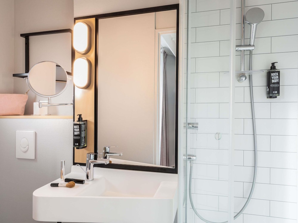 Habitación Confort, 1 cama doble (Eiffel Tower View) del hotel Ibis Paris Tour Eiffel Cambronne 15ème. Foto 6