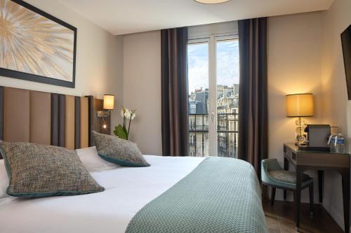 2 Habitaciones Dobles comunicadas del hotel REGENCE ETOILE HOTEL