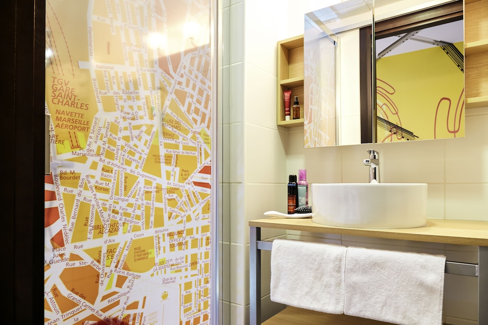 Habitación Estándar con 1 cama doble del hotel Ibis Styles Marseille Gare Saint-charles. Foto 5