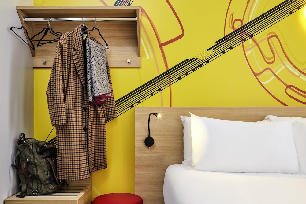 Habitación estándar con 2 camas individuales del hotel Ibis Styles Marseille Gare Saint-charles. Foto 1