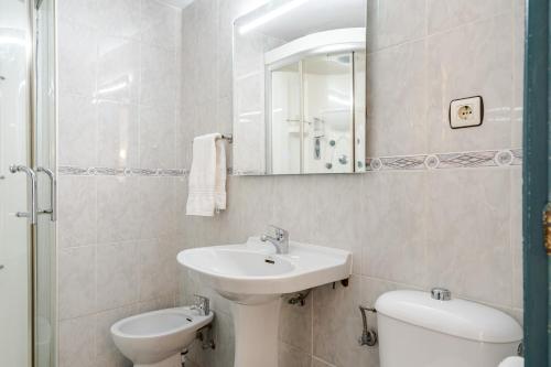 Habitación Triple del hotel Agur. Foto 1