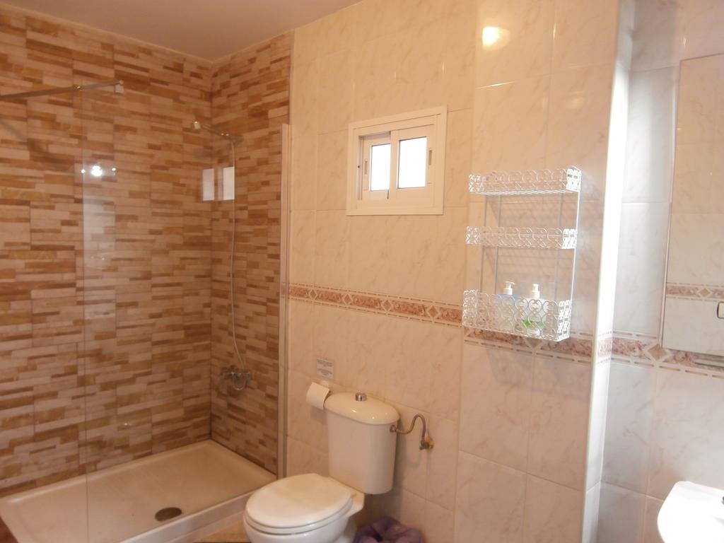 Habitación Doble Superior con sofá del hotel Agur. Foto 1