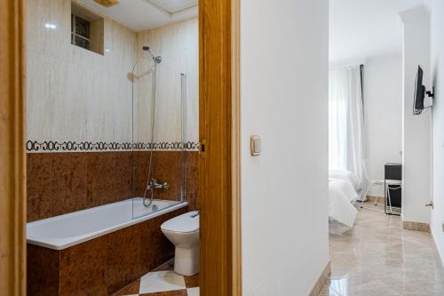 Habitación Doble con balcón - 2 camas del hotel Agur. Foto 4