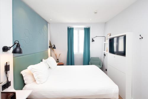 Habitación Doble Pequeña del hotel Vendome Saint Germain. Foto 7