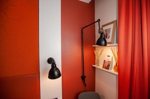 Habitación Doble Pequeña del hotel Vendome Saint Germain. Foto 9